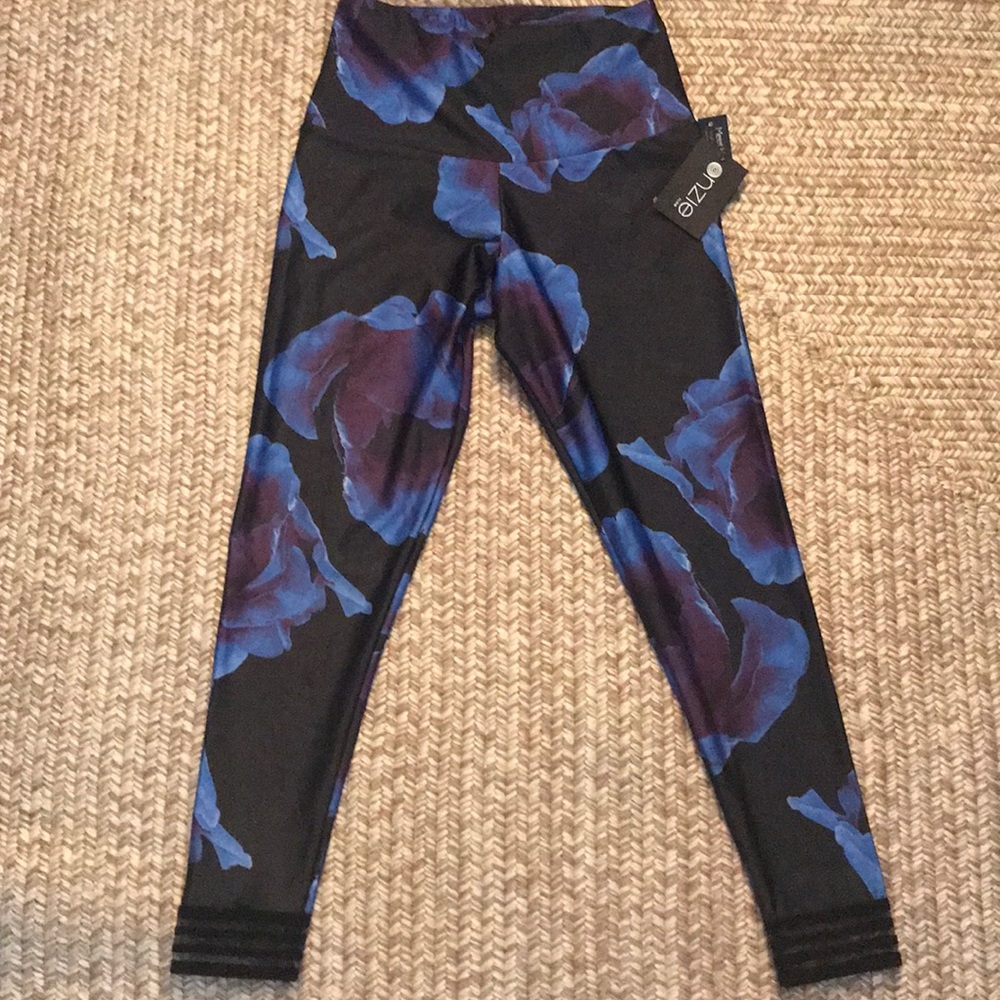 New, with tags Onzie floral high wasted leggings.